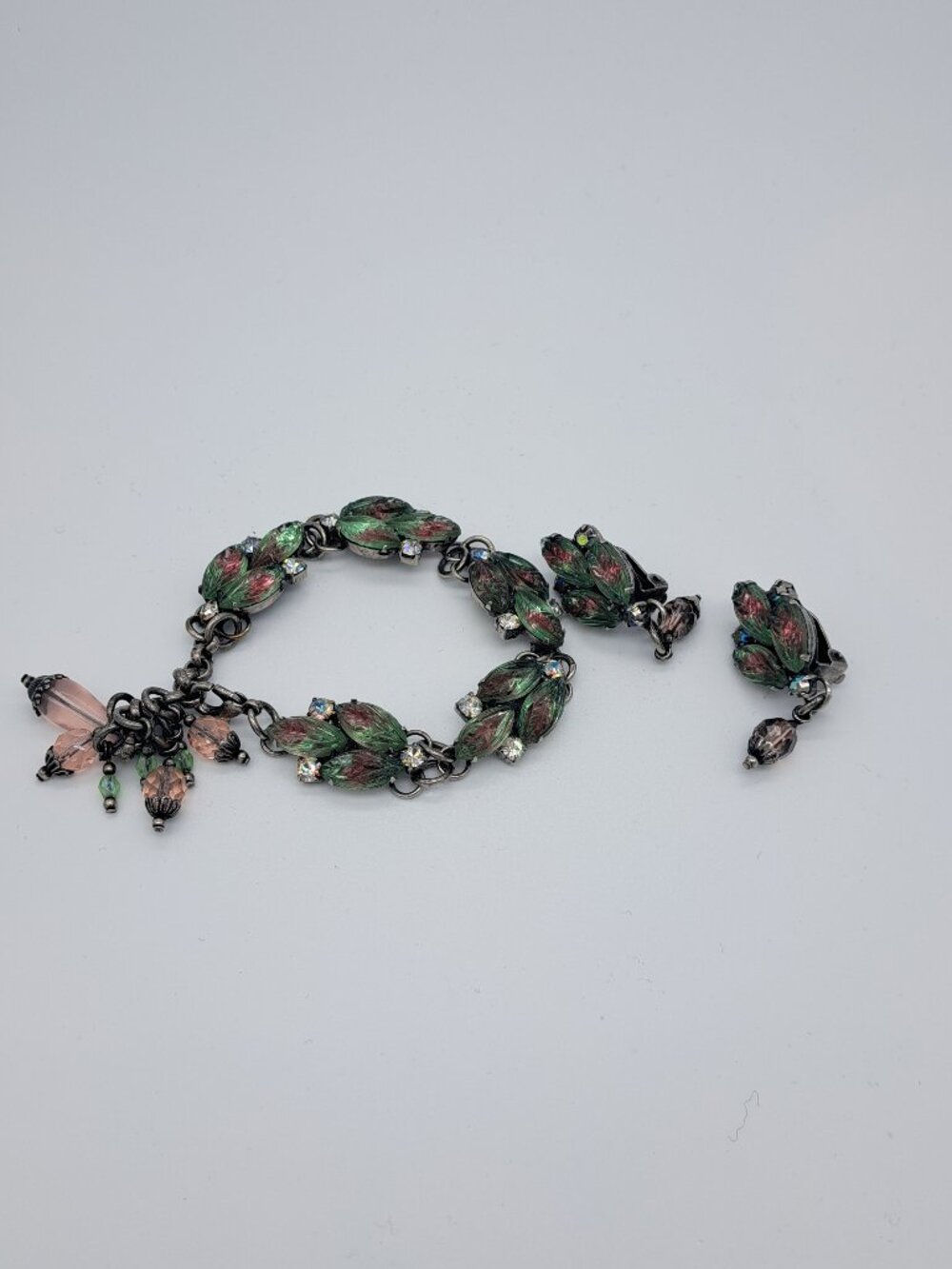 VTG Green Glass Bracelet & Earring Set